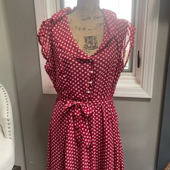 collective co uk Dresses & Skirts - Beautiful 50’s inspired polka dot dress!